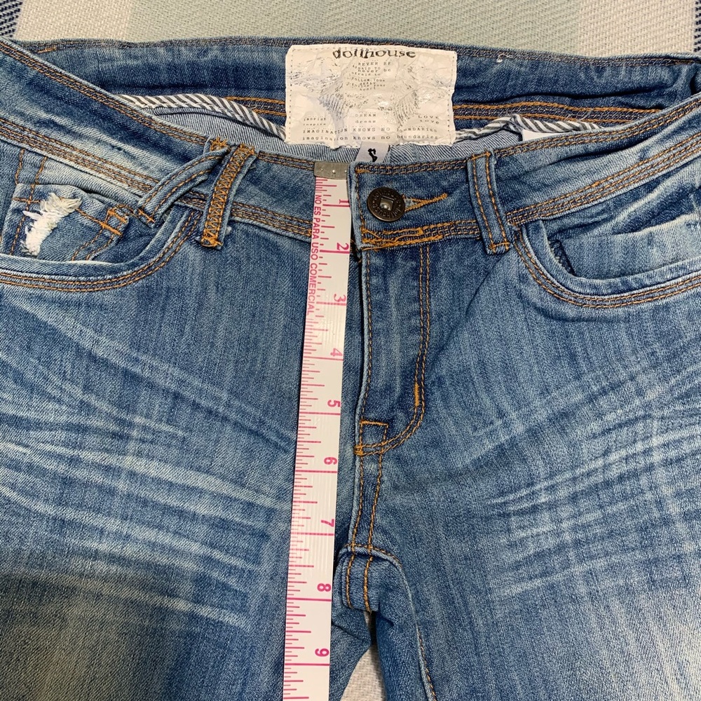 DOLLHOUSE Ripped Jeans - Picture 10 of 11